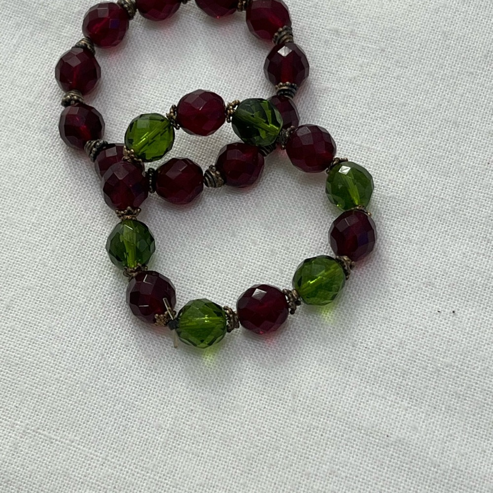 Women's costume jewelry